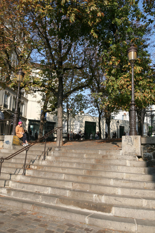 France, Paris 18e, butte Montmartre, place Emile goudeau, escaliers, lampadaire,