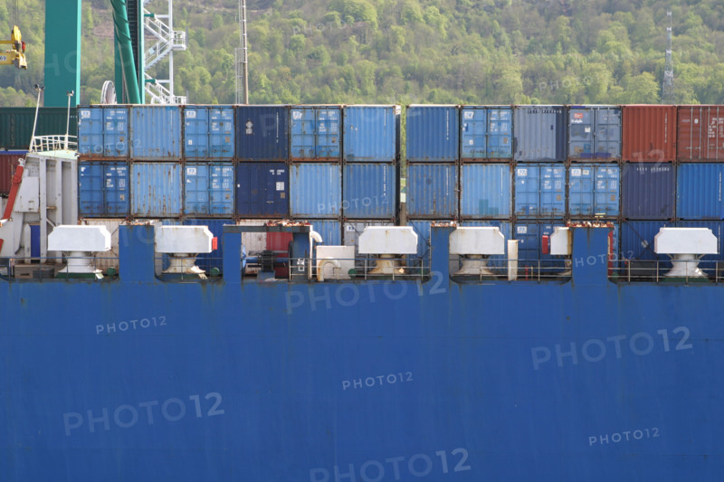 France, Normandie, port de Rouen, conteneurs, containers, commerce international, terminal conteneur grand couronne, cargo porte conteneurs,