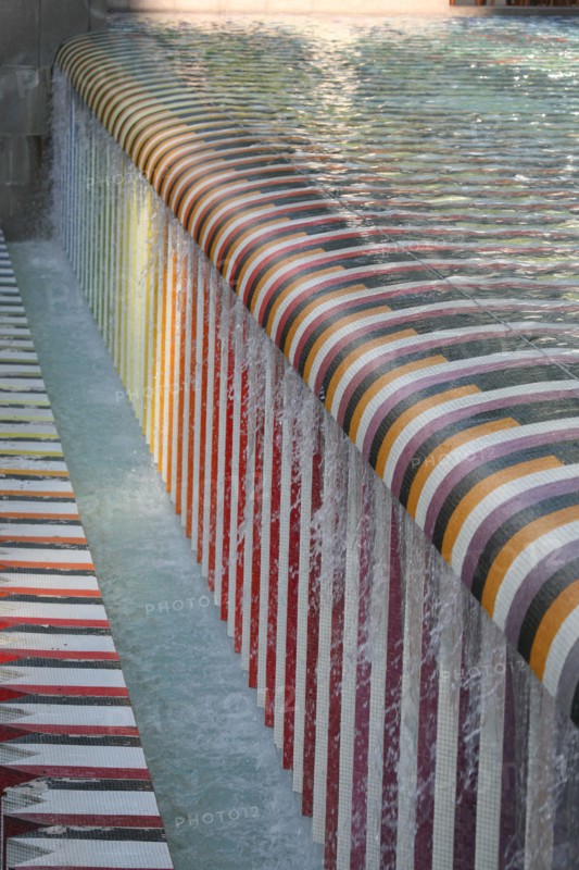 France, hauts de Seine, la defense, tours, immeubles, gratte ciel, fontaine monumentale de yaacov agam, eau,