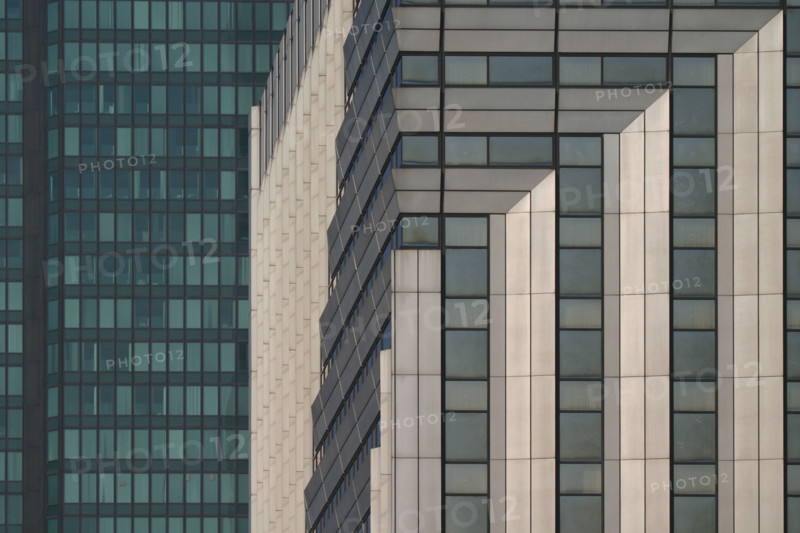 France, hauts de Seine, la defense, tours, immeubles, gratte ciel, fenetres, verre, immeuble de bureaux,