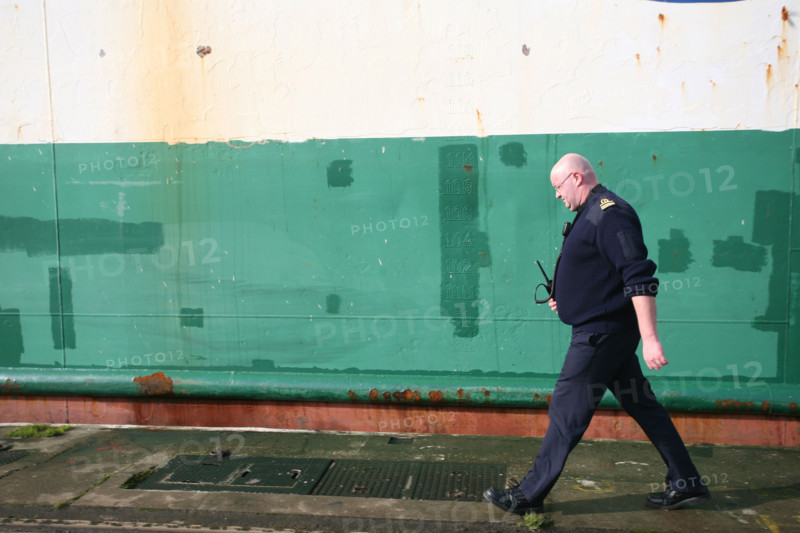France: Normandie, Seine Maritime, vallee de la Seine, grand port de mer de Rouen, M Gosselin, officier de port
accueil d'un porte conteneurs safmarine europe au terminal qgcm, container,