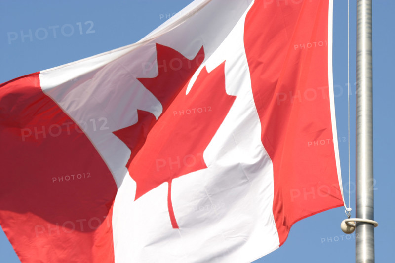 France, Normandie, drapeau canadien, memorial, seconde guerre mondiale, forces alliees, canada, feuille d'erable,