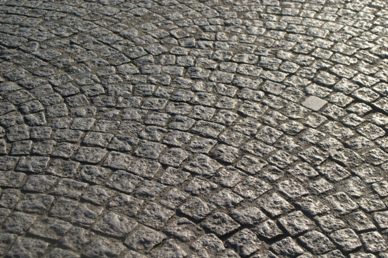 France, Paris 8e avenue des champs elysees, detail de paves,