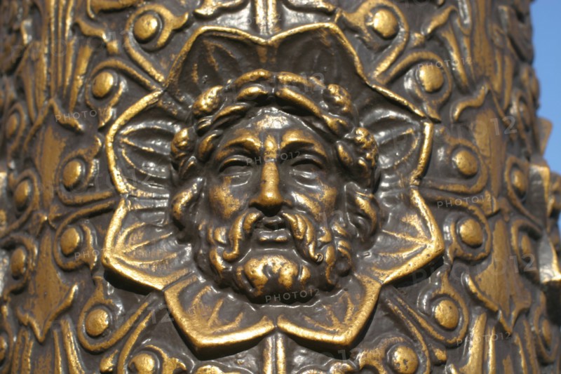 France, Paris 8e detail lampadaires rond point des champs elysees, figure,