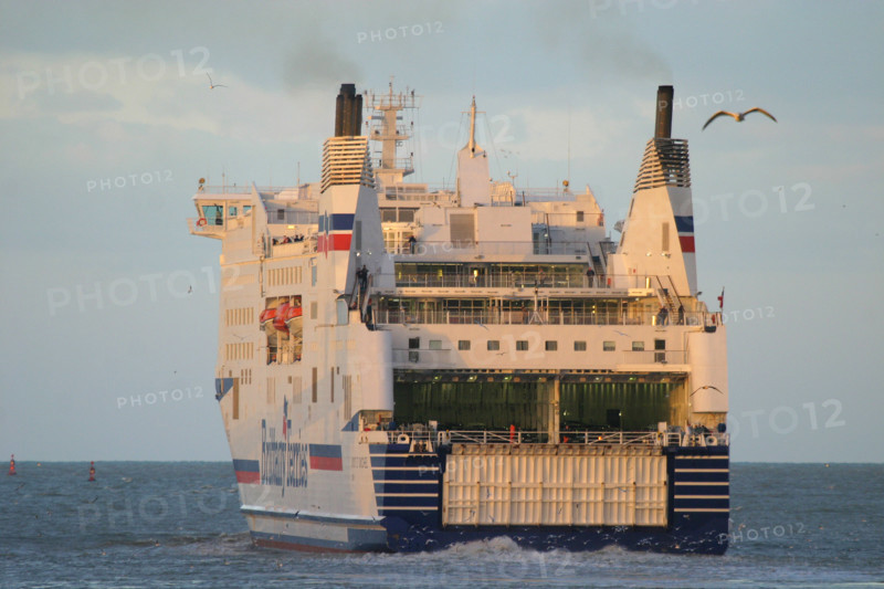 France, Basse Normandie, calvados, ouistreham, car ferry, brittany ferries, navire, bateau, transmanche, mer,