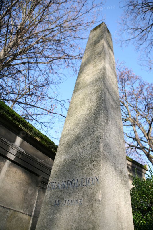 France, Paris 20e, cimetiere du pere Lachaise, sepulture champollion, obelisque, egyptologie,