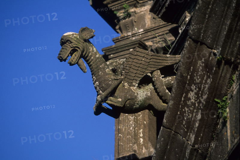 France, Bretagne, Finistere nord, circuit des enclos paroissiaux, enclos paroissial de Guilmillau detail d'une gargouille de l'eglise