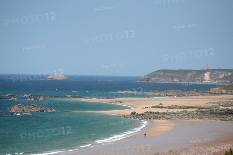 France, Bretagne, Cotes d'Armor, cote d'Emeraude, pleherel, plage, panorama, cap frehel a l'horizon