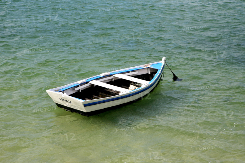 France, Bretagne, Finistere sud, Cornouaille, Benodet, face a sainte Marine, barque, plage du coq,