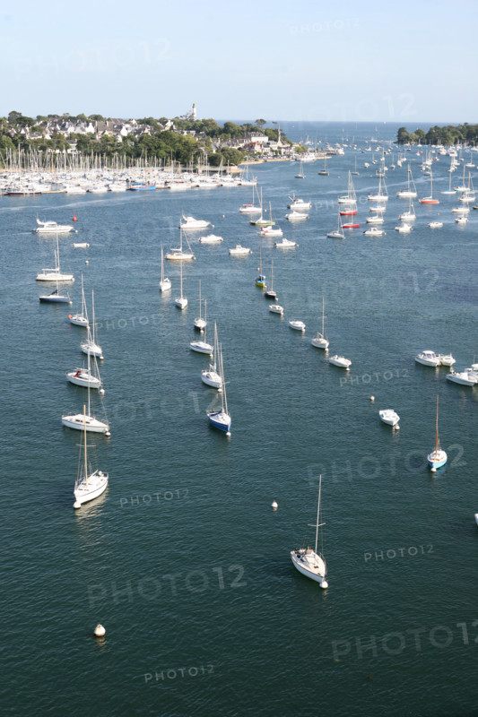 France, Bretagne, Finistere sud, Cornouaille, Benodet, l'odet au nivau du pont de Cornouaille, panorama, voiliers, bateaux de plaisance, courbe,