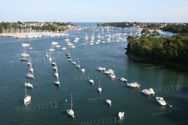 France, Bretagne, Finistere sud, Cornouaille, Benodet, l'odet au nivau du pont de Cornouaille, panorama, voiliers, bateaux de plaisance, courbe,