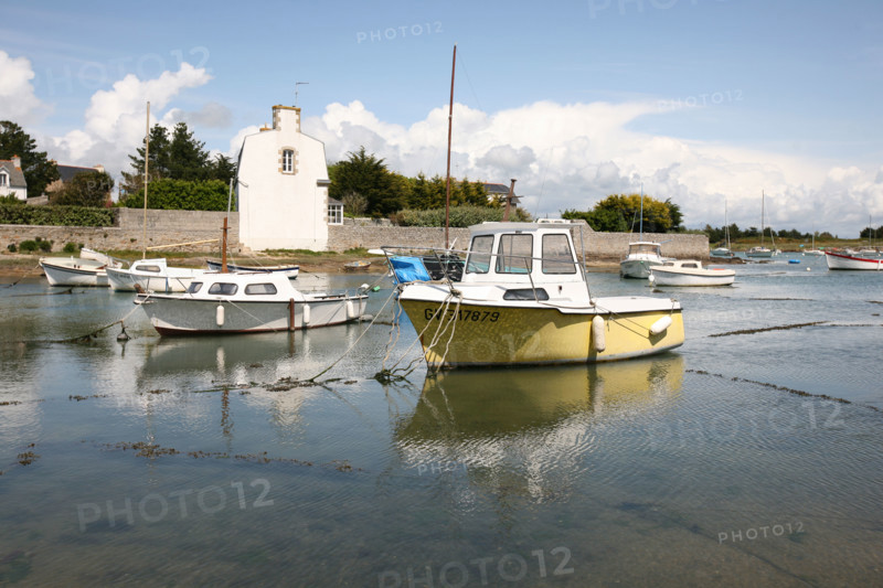 France, Bretagne, Finistere sud, pays bigouden, lesconil, plage, petits bateaux,