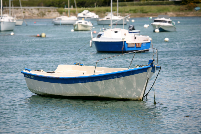 France, Bretagne, Finistere sud, pays bigouden, lesconil, plage, petits bateaux,