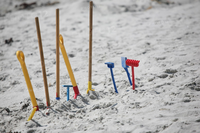 France, Bretagne, Finistere, pays bigouden, loctudy Lodonnec, plage, jeux de sable, chateau de sable,