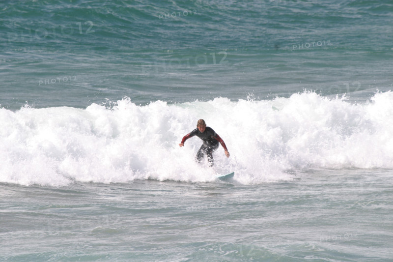 France, Bretagne, Finistere sud, pays bigouden, pointe de la torche, sable, dunes, spot de surf, surfeurs, ecole de surf,