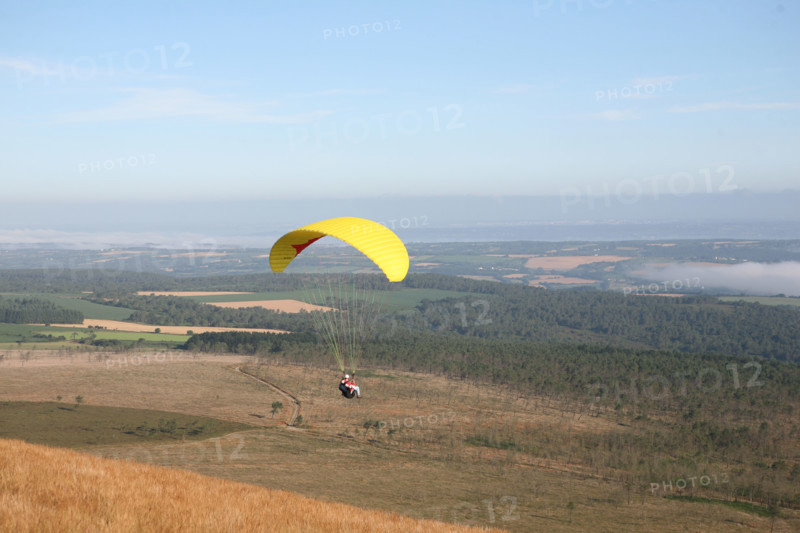 France, Bretagne, Finistere sud, menez hom, paysage, panorama, depuis le sommet, parapente, loisirs aeronautiques, vol libre,