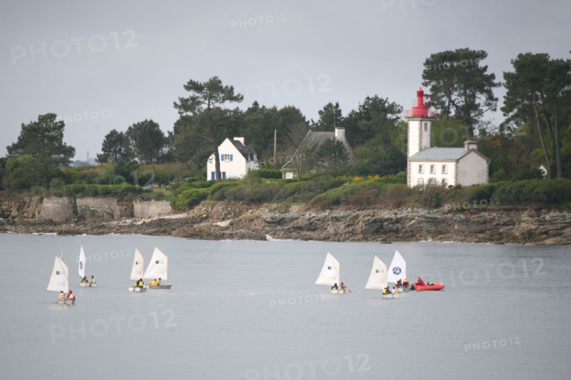 France, Bretagne, Finistere sud, Cornouaille, sainte marine, phare, face a benodet, l'odet, bateaux, voiliers, optimist, regate,