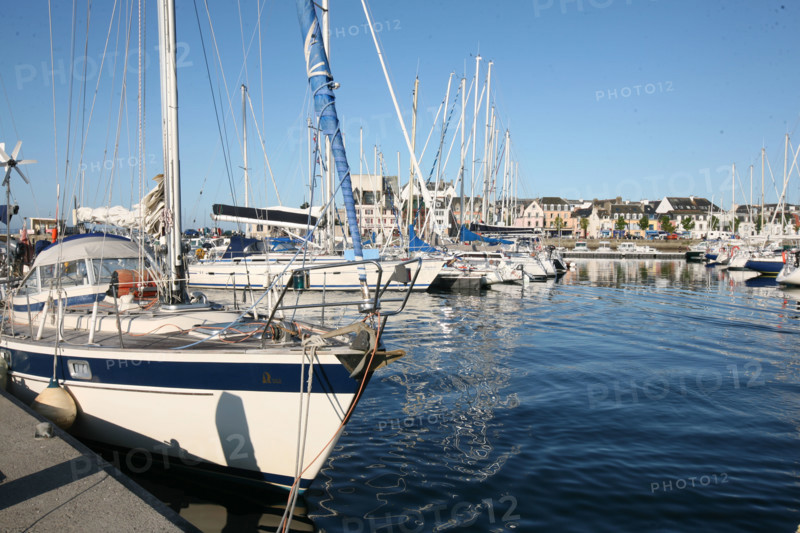 France, Bretagne, Finistere sud, Cornouaille, Concarneau, la ville close, fortification vauban, port de plaisance, voiliers, vedettes, quai, bateaux,