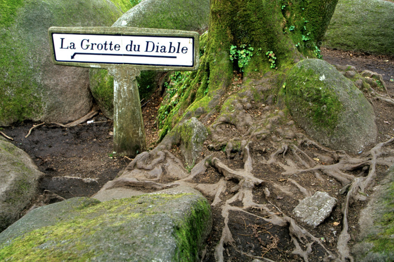 France, Bretagne, Finistere Nord, huelgoat, les chaos de huelgoat, la grotte du diable,