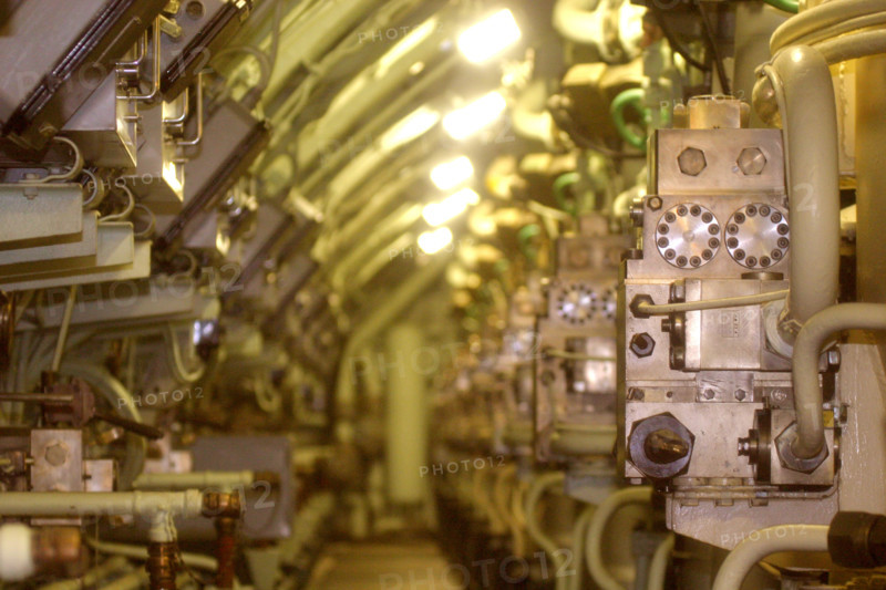 France, Basse Normandie, Manche, Cotentin, Cherbourg, cite de la mer, 
interieur du sous marin Redoutable, cables et tubes,
