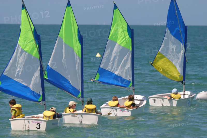 France, Basse Normandie, Manche, saint martin de brehal, plage, sable, ecole de voile, activites nautiques, optimist, enfants, mer,