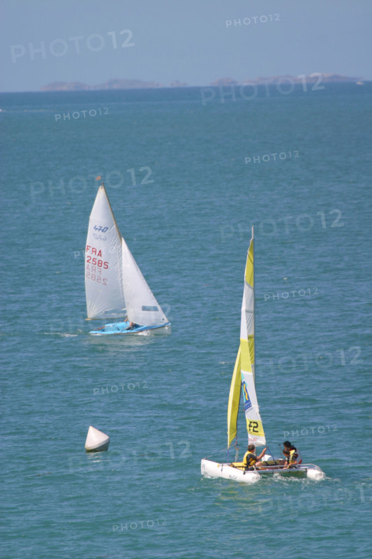 France, Basse Normandie, Manche, saint martin de brehal, plage, sable, ecole de voile, activites nautiques, optimist, enfants, mer,