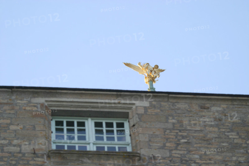 France, Basse Normandie, Manche, pays de la baie du Mont-Saint-Michel, 
sommet de la fleche de la merveille, l'archange sculpteur Emmanuel fremiet,