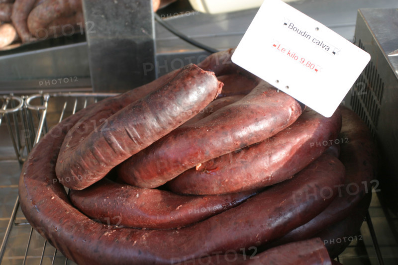 France, Basse Normandie, Manche, Cotentin, Cherbourg, centre ville, marche du jeudi matin 
place charles de gaulle, boudin, charcuterie,