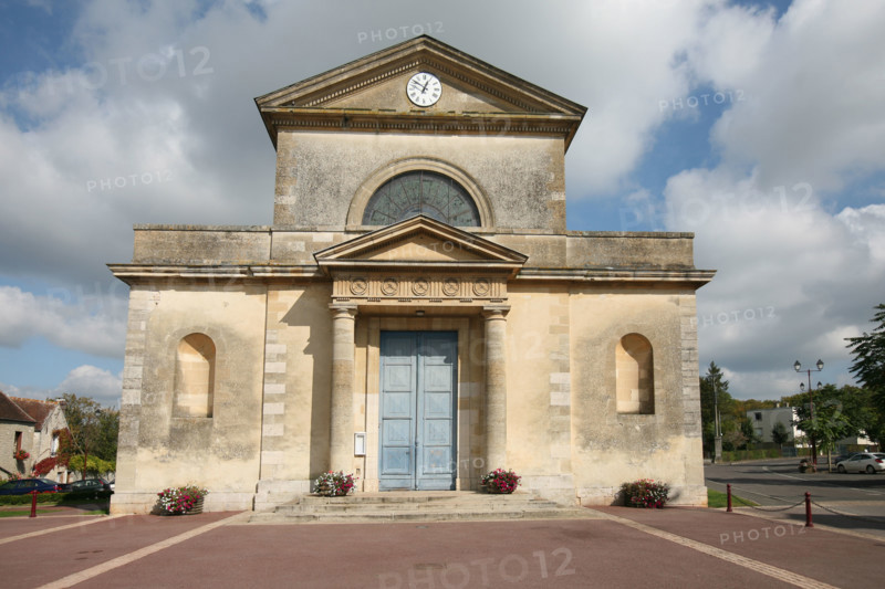 France, Basse Normandie, orne, pays d'auge ornais, mortree, eglise et fontaine