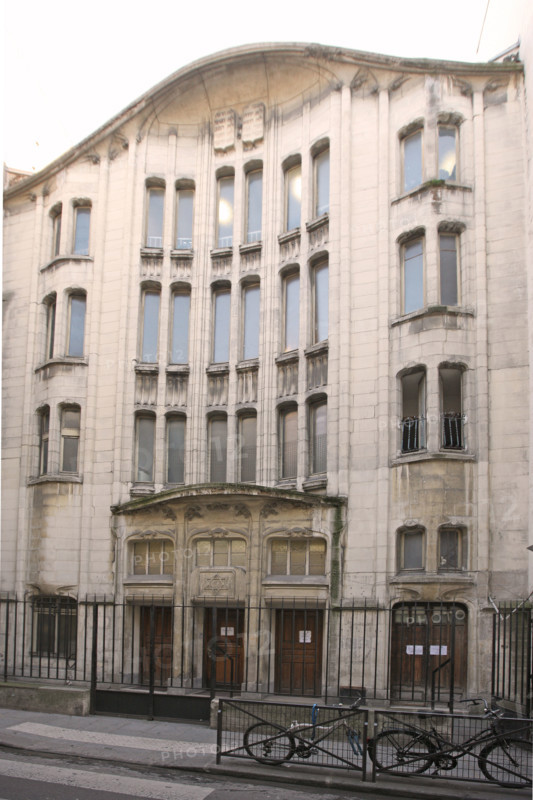 France, Paris 4e, rue pavee, synagogue, architecte Hector Guimard, religion juive, judaisme, edifice religieux, facade sur rue,