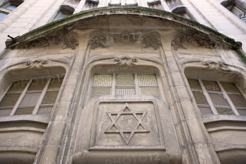 France, Paris 4e, rue pavee, synagogue, architecte Hector Guimard, religion juive, judaisme, edifice religieux, facade sur rue,