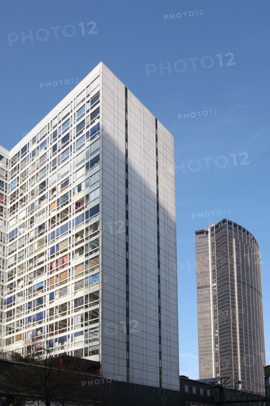 France, Paris 14e, Montparnasse, rue du Commandant Mouchotte, immeuble et Tour Montparnasse, architecture, fenetres,