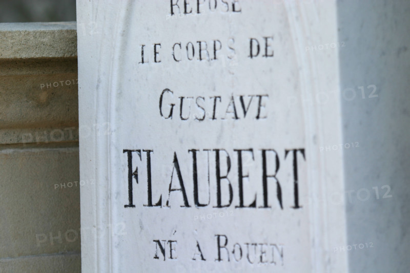 France, Haute Normandie, Seine Maritime, Rouen, cimetiere monumental surplombant la ville, 
tombe de gustave Flaubert, ne a Rouen, ecrivain, auteur, homme de lettres, sepulture, stele,
