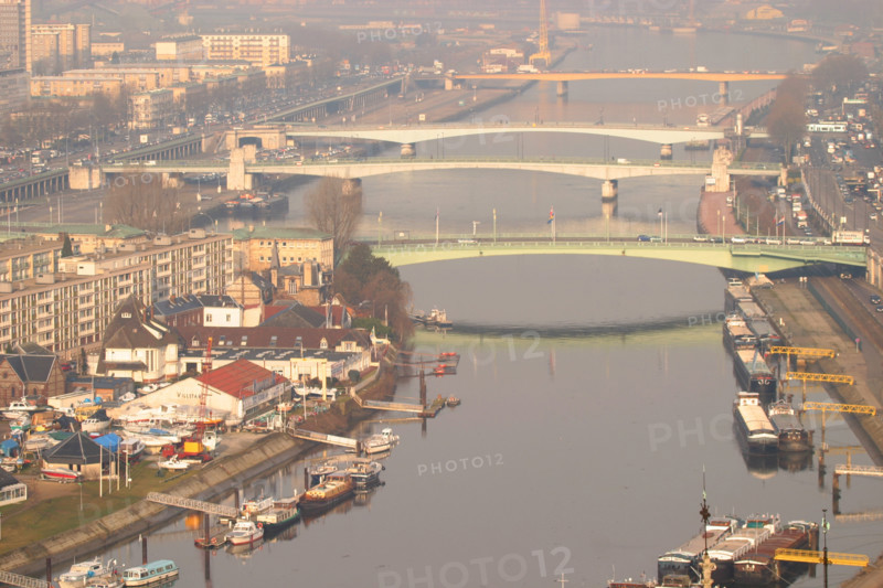 France, Haute Normandie, Seine Maritime, Rouen, rive gauche, ile Lacroix, vue depuis la cote sainte catherine, panorama, la Seine, ponts :Corneille, boieldieu, jeanne d'arc, guillaume le conquerant