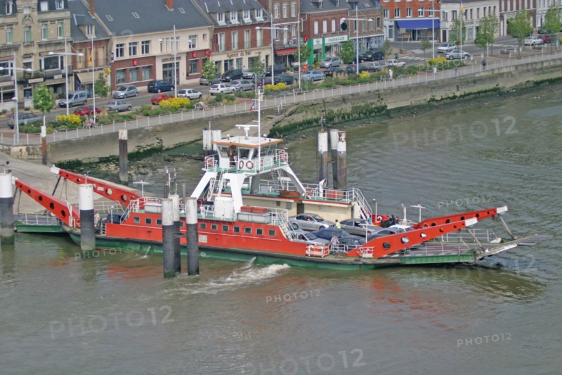 France, Haute Normandie, Seine Maritime, bac de duclair remplacant, depuis la passerelle d'un cargo, la Seine,