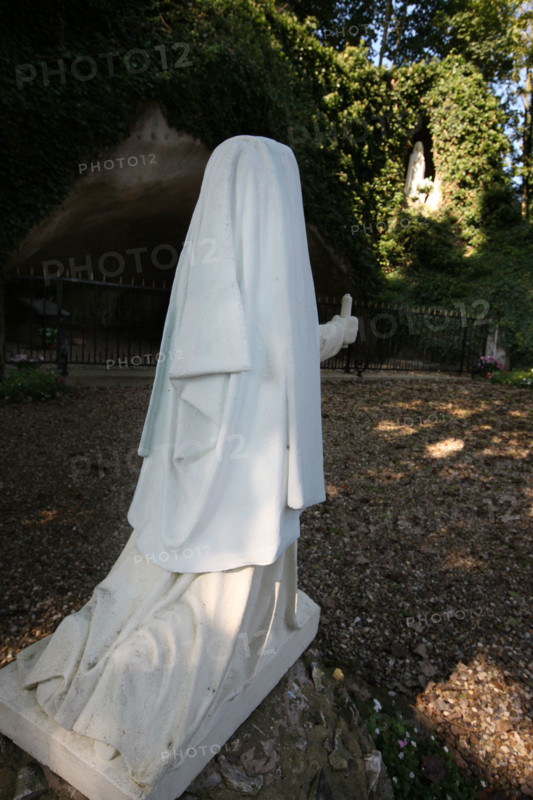 France, Haute Normandie, Seine Maritime, pays du caux maritime, Criquetot-sur-Ouville, replique de la grotte de Lourdes, religion, pelerinage,