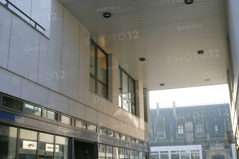 France, Haute Normandie, Seine Maritime, Rouen, espace du palais, centre commercial, commerces, magasins, face au palais de justice,