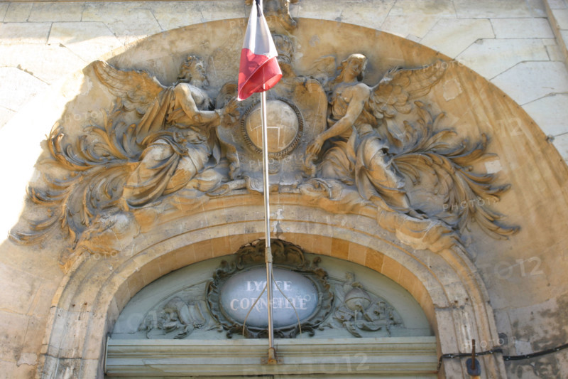 France, Haute Normandie, Seine Maritime, Rouen, lycee Corneille, fronton, sculpture, etablissement scolaire, institution,