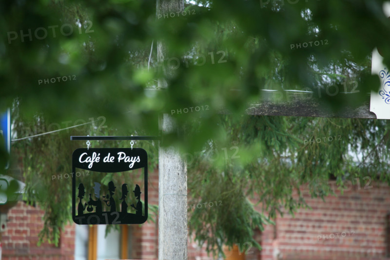 France, Haute Normandie, Seine Maritime, pays de bray, les ventes saint remy, cafe de pays, le rendez vous, panneau, pancarte, logo,