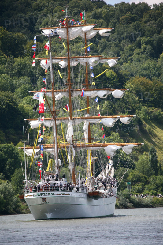 France, Haute Normandie, Seine maritime, vallee de la Seine, armada 2008, 14 juillet 2008, grande parade en Seine, grands voiliers, navire mexicain cuauhtemoc, marins dans la mature,