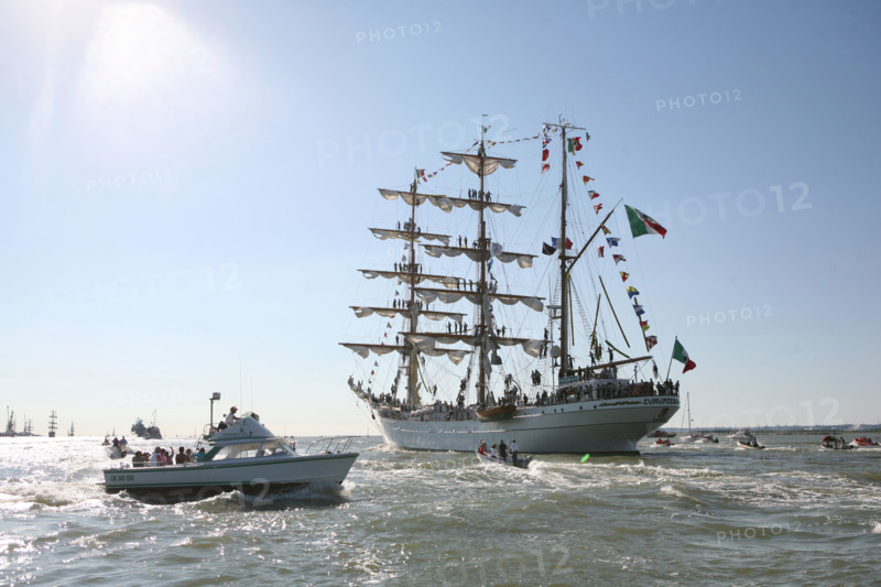aramda 2008 - 14 juillet 2008 - grande parade en Seine - Cuauhtemoc au pont de Normandie