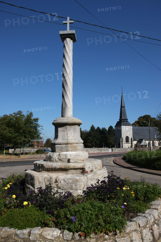 France, Haute Normandie, Seine maritime, pays de Caux maritime, crasville la roquefort, calvaire de gres, eglise,