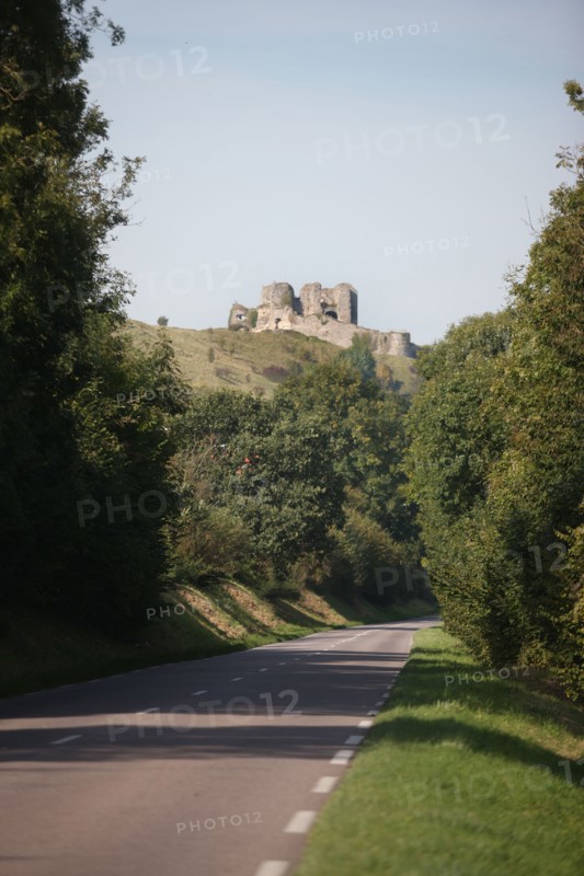 France, Haute Normandie, Seine maritime, arques la bataille, route au dessous du chateau d'arques,