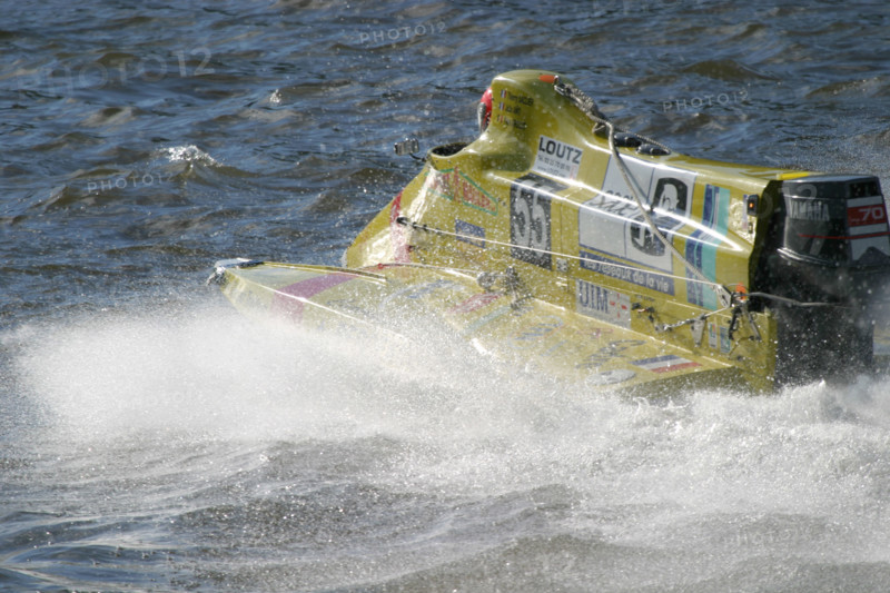France, Haute Normandie, Seine Maritime, Rouen, 24 heures motonautiques
chaque 1er mai, la Seine, sport mecanique, motonautisme, gerbes d'eau, 
bolides,