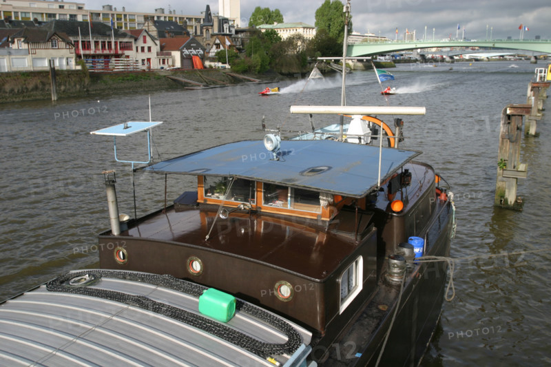 France, Haute Normandie, Seine Maritime, Rouen, 24 heures motonautiques
chaque 1er mai, la Seine, sport mecanique, motonautisme, gerbes d'eau, 
bolides,