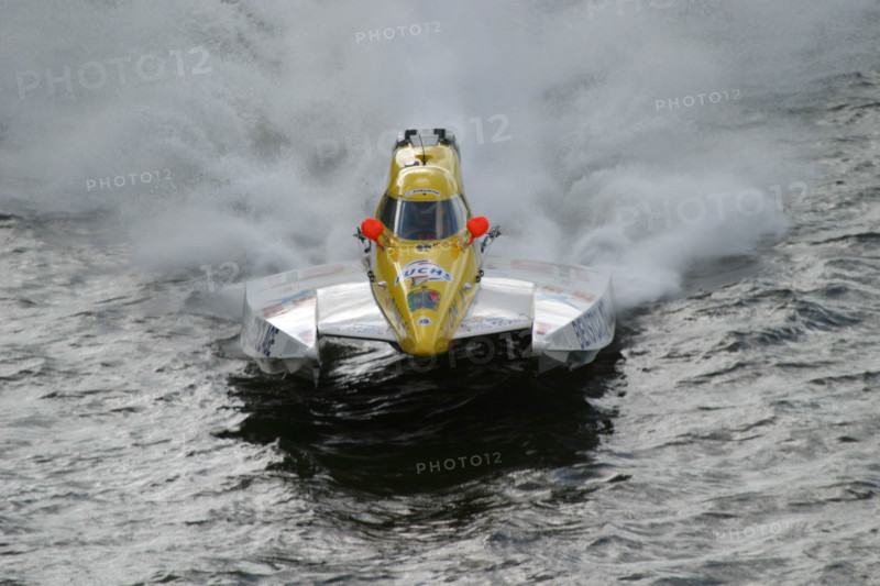 France, Haute Normandie, Seine Maritime, Rouen, 24 heures motonautiques
chaque 1er mai, la Seine, sport mecanique, motonautisme, gerbes d'eau, 
bolides,