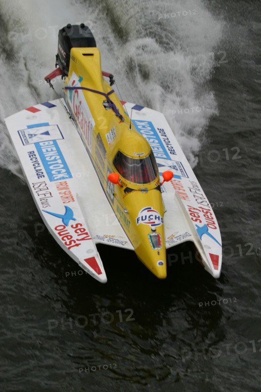 France, Haute Normandie, Seine Maritime, Rouen, 24 heures motonautiques
chaque 1er mai, la Seine, sport mecanique, motonautisme, gerbes d'eau, 
bolides,