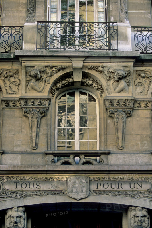 12 rue du Renard, Paris