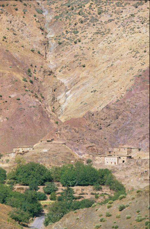 Afrique, maroc, haut atlas, Village 
entre Marrakech et ouarzazate, montagne, desert, paysage, panorama, route,