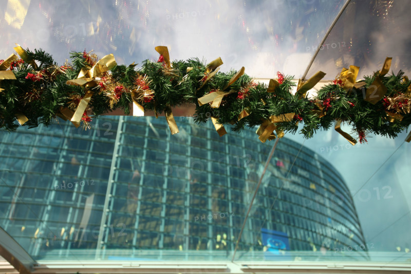 France, alsace, bas rhin, strasbourg, croisiere fluviale sur l'Ill pendant la periode des marches de noel, parlement europeen, institution, union europeenne,